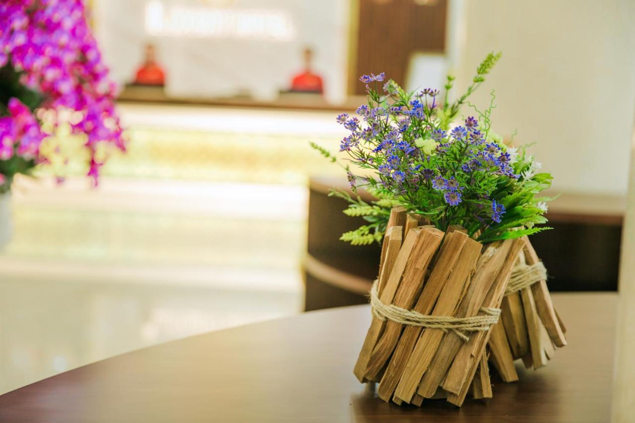 Luxury6 Hotel Mong Cai Buitenkant foto