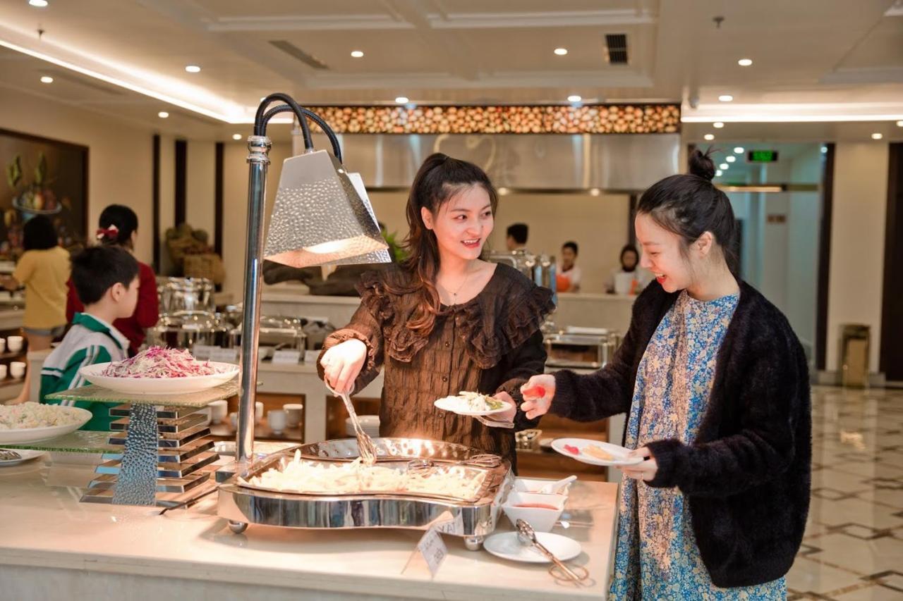 Luxury6 Hotel Mong Cai Buitenkant foto
