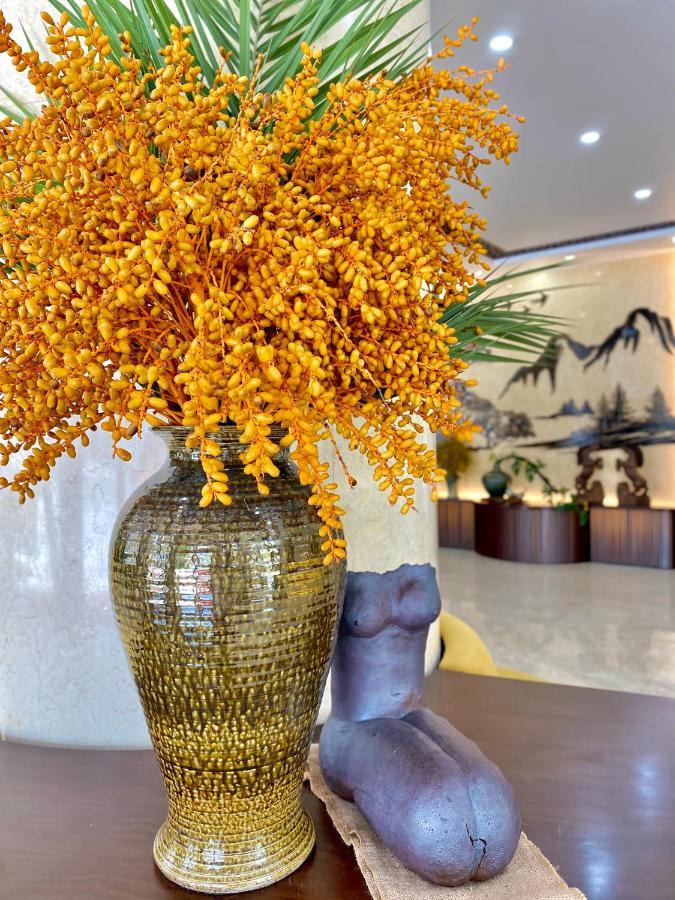 Luxury6 Hotel Mong Cai Buitenkant foto